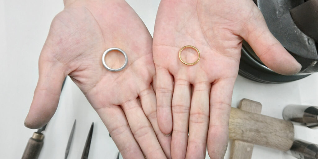 結婚指輪の鍛造製法 職人の手