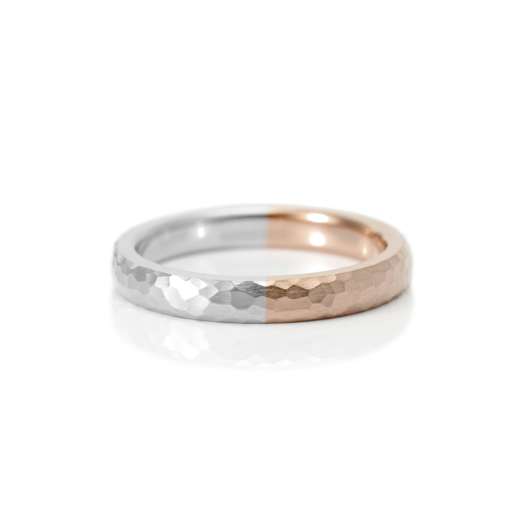 鍛造の結婚指輪 オーバル 槌目 左右コンビネーション 3.0mm